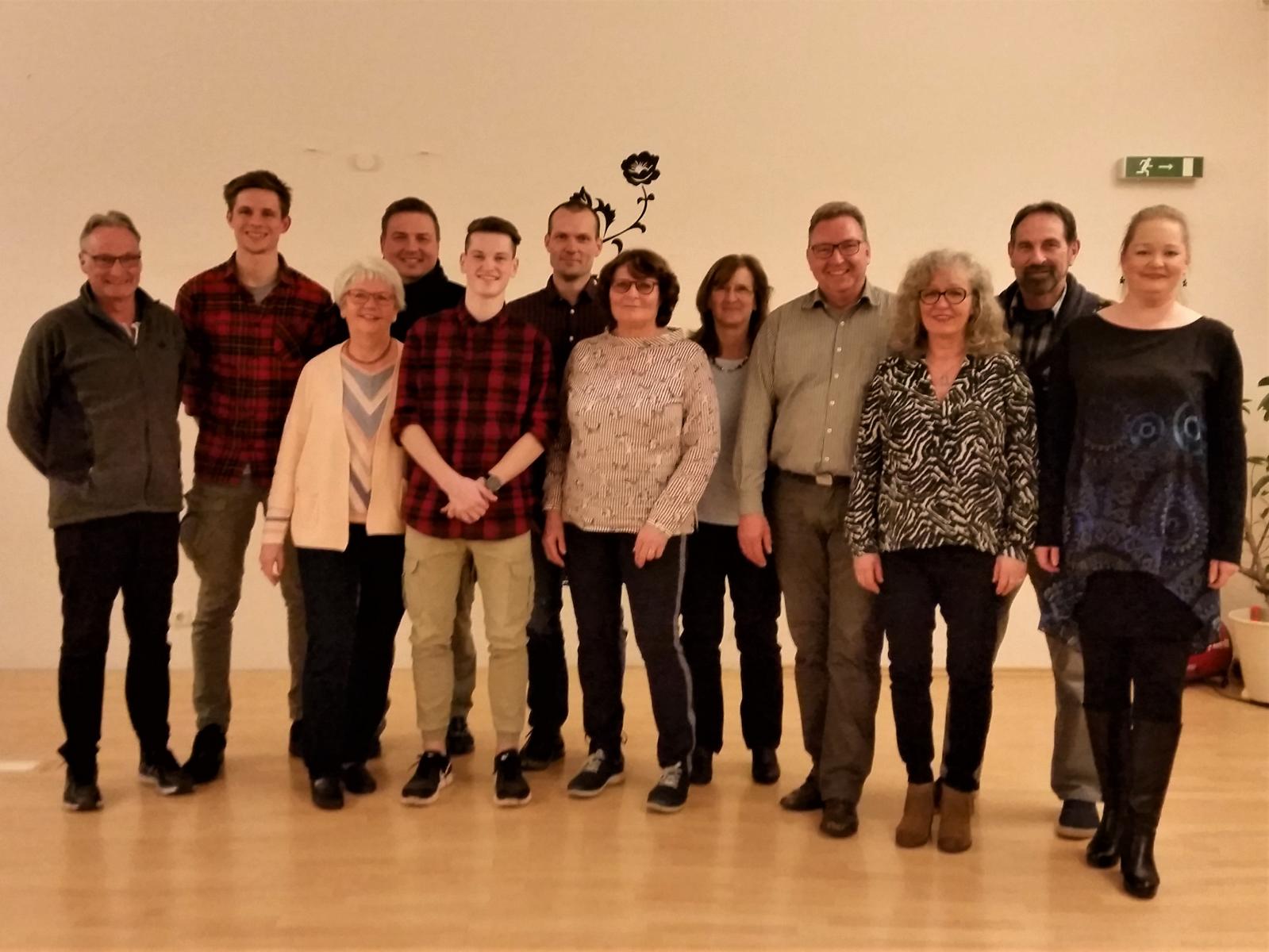 Foto Vorstand, von links: Winfried Reisinger,  Marc Bunzendahl, Edith Leppla, Rocco Freder (Schriftführer), Niclas Gottschalk, Sven Lachnit, Heike Finkernagel-Rahmani, Sabine Wosnitza, Helmut Möller, Margit Stüber, Wolfgang Eiselt, Silke Leder